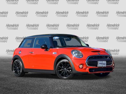 Used 2019 MINI Cooper S FWD image 2