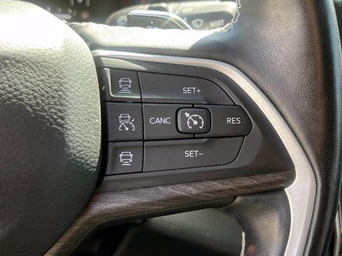 Used 2021 Jeep Grand Cherokee L Limited AWD/4WD image 21