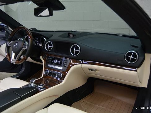 Used 2013 Mercedes-Benz SL 550 image 16