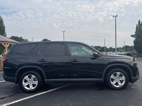 Used 2023 Honda Pilot LX image 4