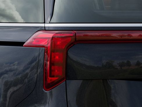 New 2027 Kia Carnival LX FWD image 11