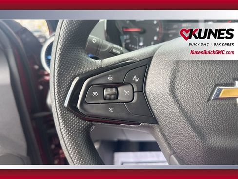 Used 2025 Chevrolet Trax LS image 28