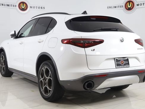 Used 2023 Alfa Romeo Stelvio Ti image 4