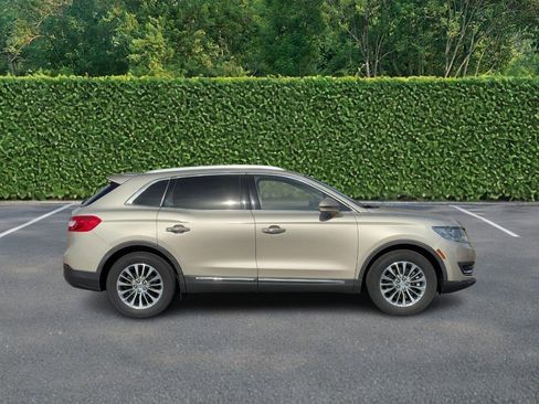 Used 2017 Lincoln MKX Select w/ Lincoln MKX Climate Package image 2