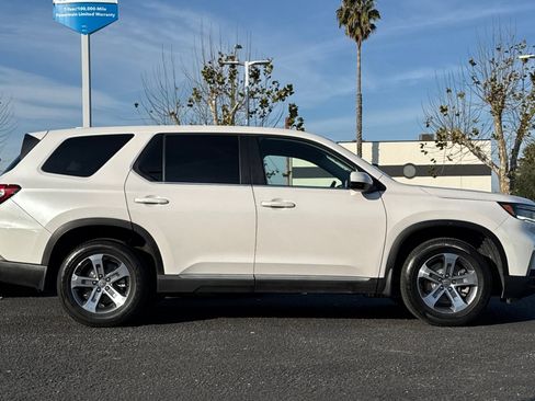 Used 2023 Honda Pilot EX-L image 8