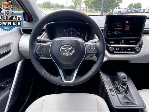 Used 2026 Toyota Corolla Cross LE AWD/4WD image 5