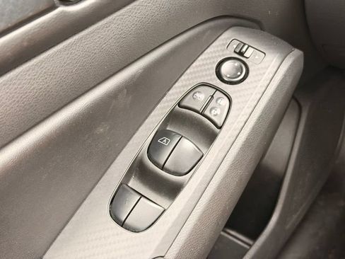 Used 2024 Nissan Altima 2.5 SV FWD image 23