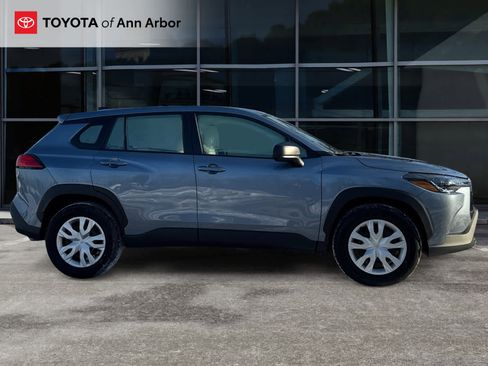 Used 2023 Toyota Corolla Cross L image 11