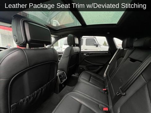 Used 2022 Porsche Macan AWD/4WD image 4