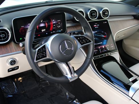 Used 2025 Mercedes-Benz C 300 Sedan image 5