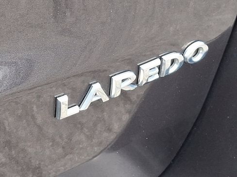 Used 2021 Jeep Grand Cherokee Laredo X image 32