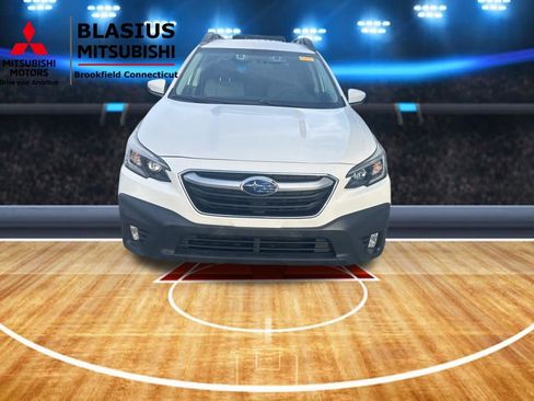 Used 2021 Subaru Outback Premium image 10