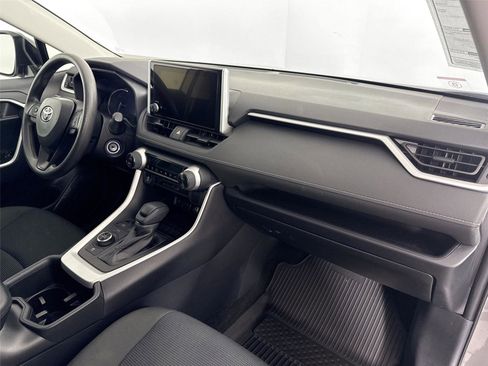 Certified 2025 Toyota RAV4 LE image 39