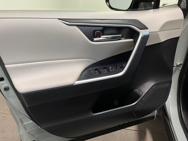Used 2021 Toyota RAV4 XLE w/ Convenience Package AWD/4WD image 20