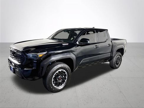 Used 2025 Toyota Tacoma TRD Off-Road AWD/4WD image 2