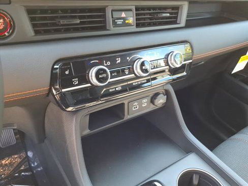 New 2025 Honda Pilot Sport image 18