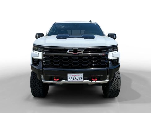 Used 2024 Chevrolet Silverado 1500 ZR2 w/ Technology Package AWD/4WD image 8