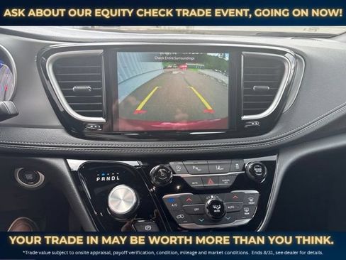 New 2027 Chrysler Pacifica Select FWD image 11