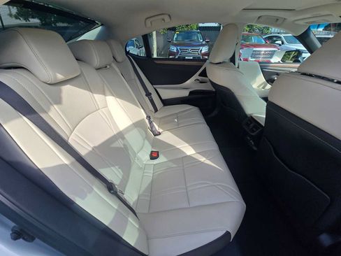 Certified 2024 Lexus ES 300h Ultra Luxury w/ Accessory Package (Z2) FWD image 12
