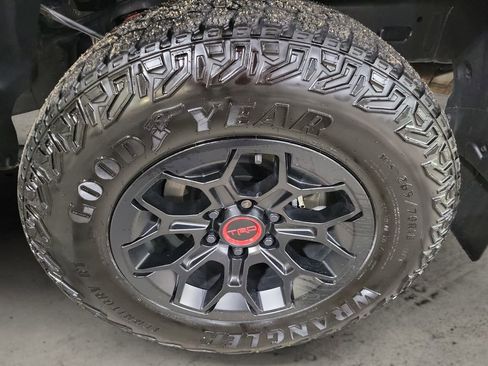 Used 2025 Toyota Tacoma TRD Pro image 10