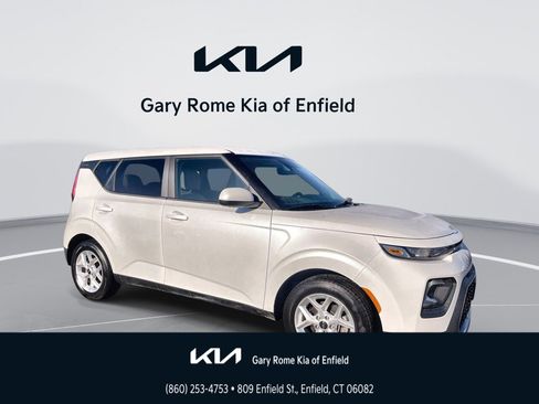 Certified 2022 Kia Soul LX w/ Technology Package image 1
