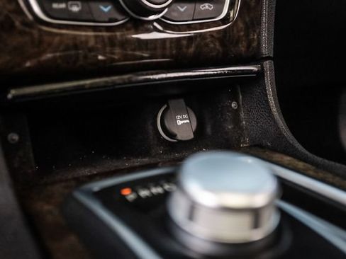 Used 2015 Chrysler 300 C RWD image 35
