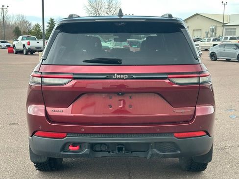 Used 2022 Jeep Grand Cherokee Trailhawk w/ Luxury Tech Group III image 38