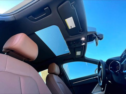 Used 2024 Audi Q3 2.0T Premium Plus image 14