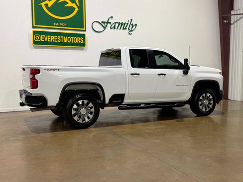 Used 2023 Chevrolet Silverado 2500 Custom w/ Custom Convenience Package image 8