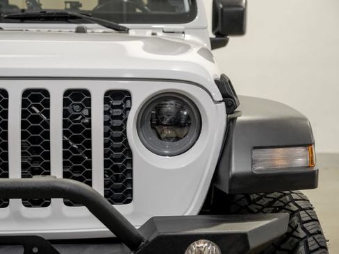 Used 2020 Jeep Gladiator Sport w/ Quick Order Package 24S AWD/4WD image 3