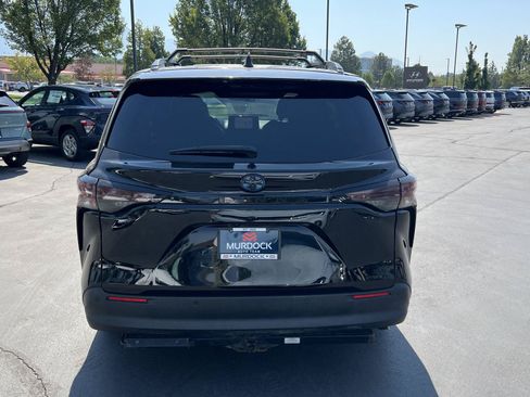 Used 2023 Toyota Sienna XLE Woodland Edition AWD/4WD image 9