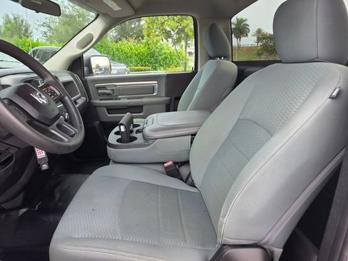 Used 2018 RAM 1500 Express RWD image 17