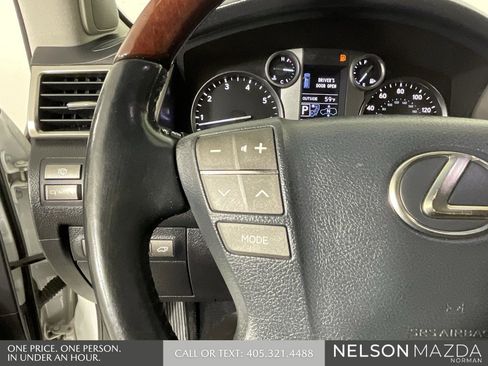 Used 2013 Lexus LX 570 4WD w/ Luxury Pkg image 38