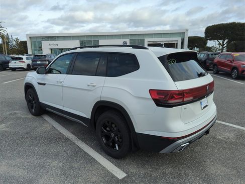 New 2026 Volkswagen Atlas Peak Edition image 9