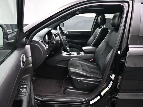 Used 2017 Jeep Grand Cherokee Altitude image 11