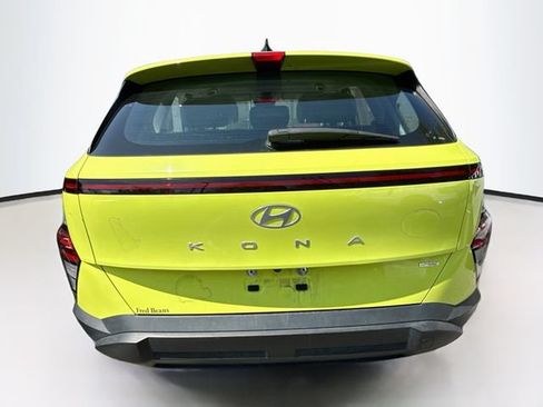 Used 2024 Hyundai Kona SE AWD/4WD image 2