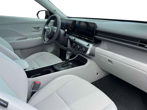 New 2025 Hyundai Kona SE FWD image 15