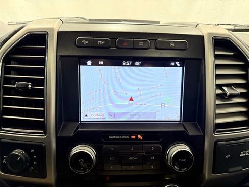 Used 2019 Ford F150 Platinum w/ Equipment Group 701A Luxury image 36