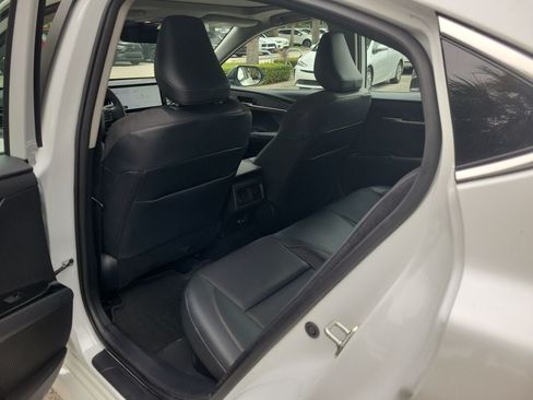 Used 2025 Toyota Camry XLE AWD/4WD image 10