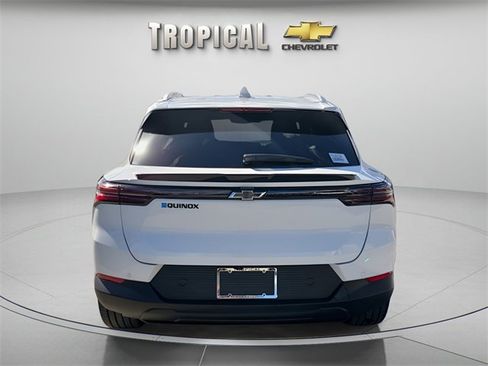 New 2026 Chevrolet Equinox EV LT image 4