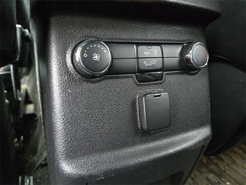 Used 2018 Ford Explorer XLT w/ Equipment Group 202A image 29