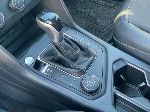 Certified 2022 Volkswagen Taos SE image 20