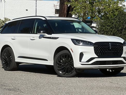 New 2026 Lincoln Aviator Reserve AWD/4WD image 2