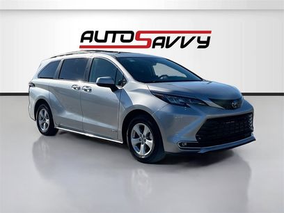 Used 2021 Toyota Sienna XLE