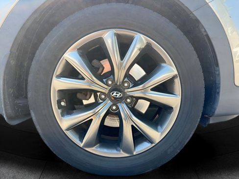 Used 2017 Hyundai Santa Fe Sport FWD image 28