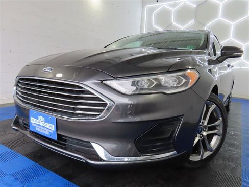 Used 2019 Ford Fusion SEL image 1