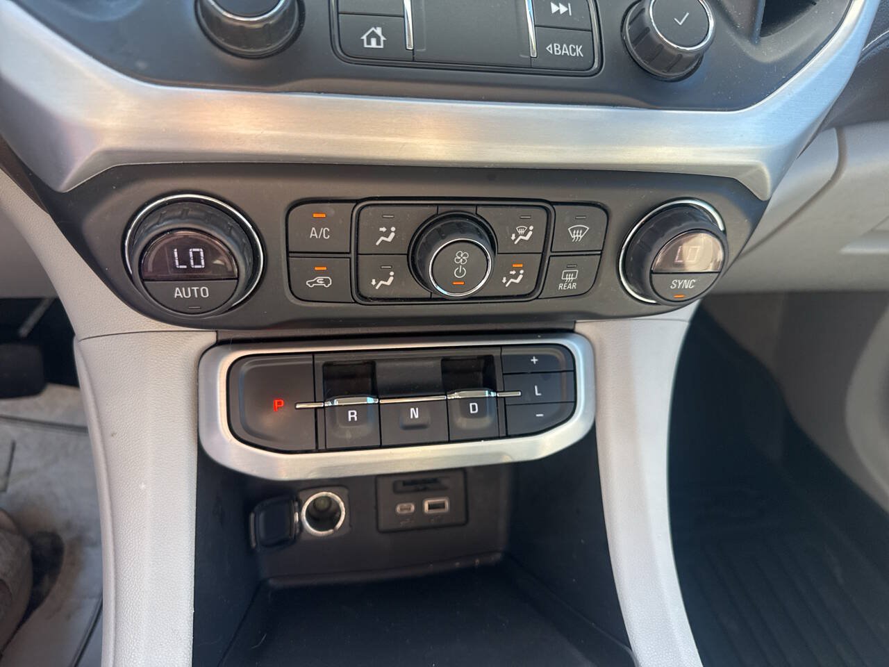 Used 2021 GMC Acadia SLT FWD image 47
