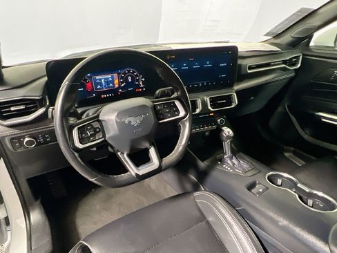 Used 2025 Ford Mustang Premium RWD image 30