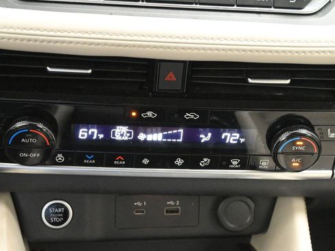 Used 2021 Nissan Rogue SL AWD/4WD image 18