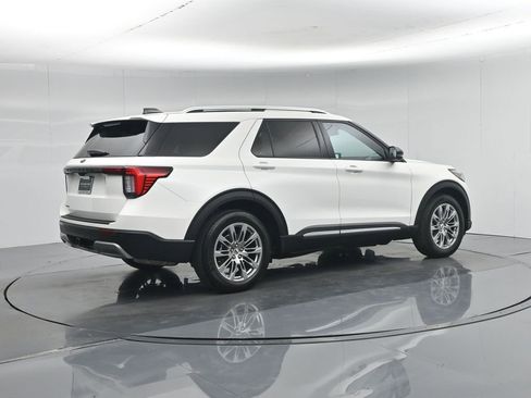 Used 2025 Ford Explorer Platinum RWD image 33